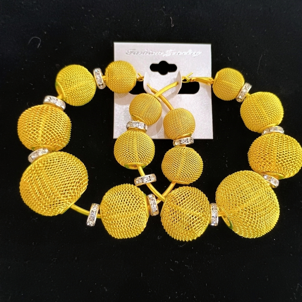 Yellow and Gold Women's Large earrings - Picture 3 of 5